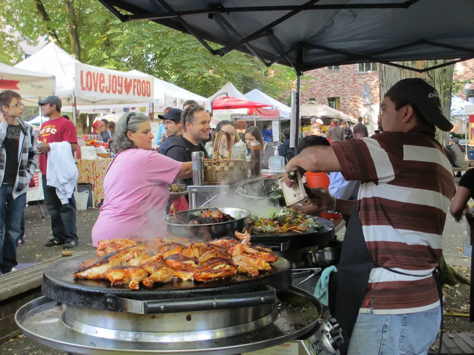 Portland, Oregon (Portland Farmers' Market, CC BY-SA 2.0)