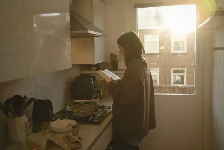 The emotional weight can make cooking feel like a test (Image Credits: Pexels)
