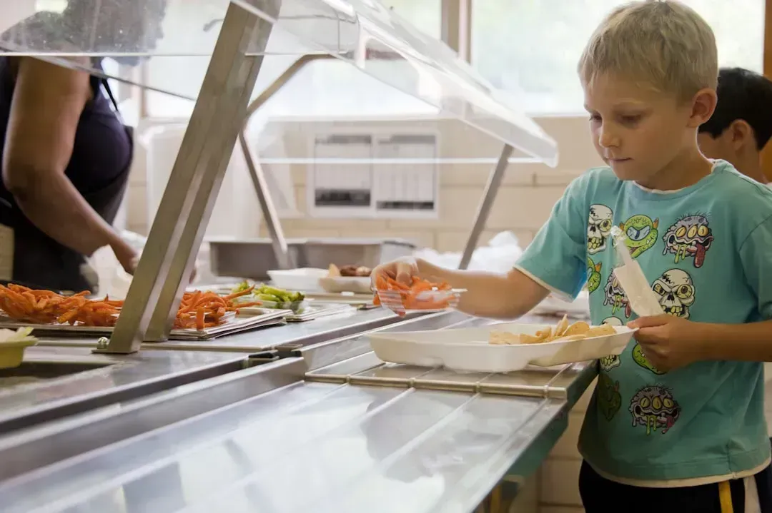 4. Letting Kids Serve Themselves Without Supervision (Image Credits: Unsplash)