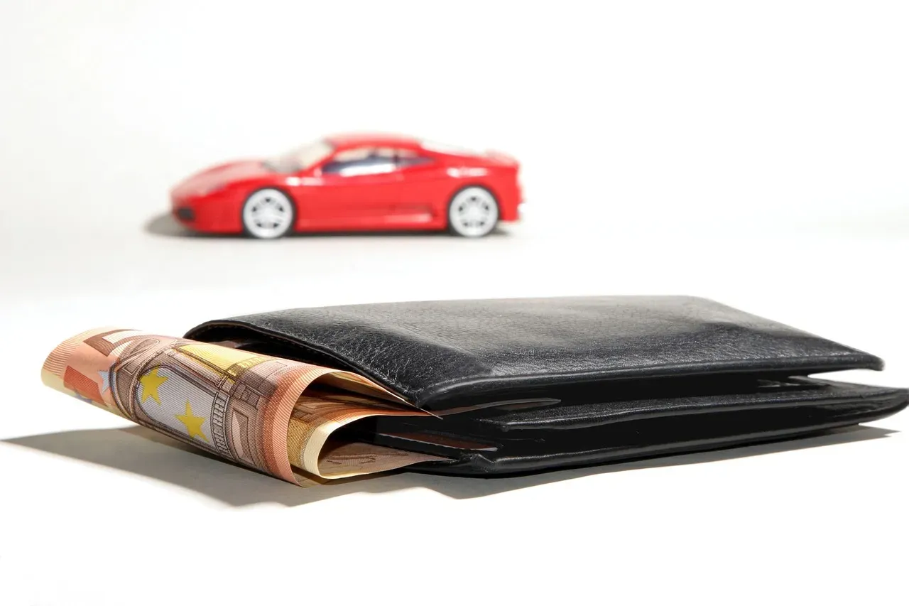 2. Taking On an Oversized Car Payment (Image Credits: Pixabay)