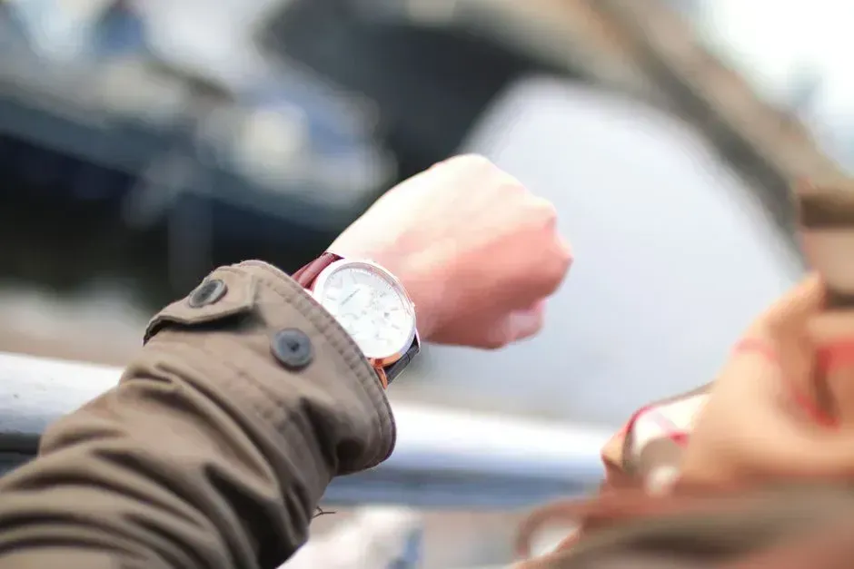 3. Being Punctual, Consistently (Image Credits: Pexels)