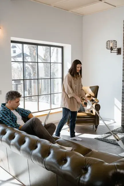 They Divide the Household Load Fairly (Image Credits: Pexels)