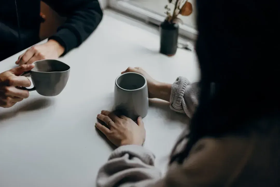 Low-Key, Low-Pressure Dates Are Outperforming Grand Gestures (Image Credits: Unsplash)