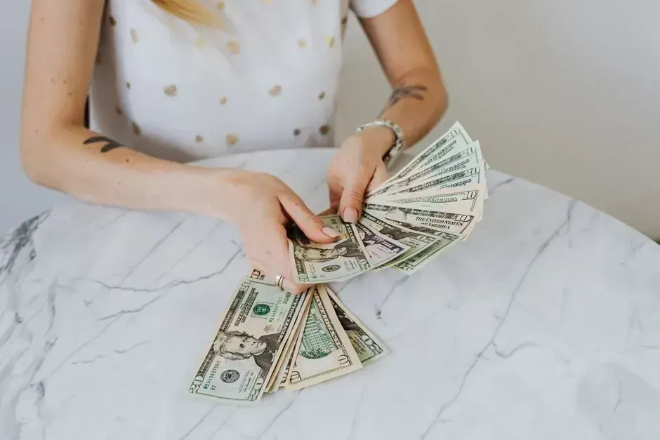 6. They don't skip paying themselves first (Image Credits: Pexels)