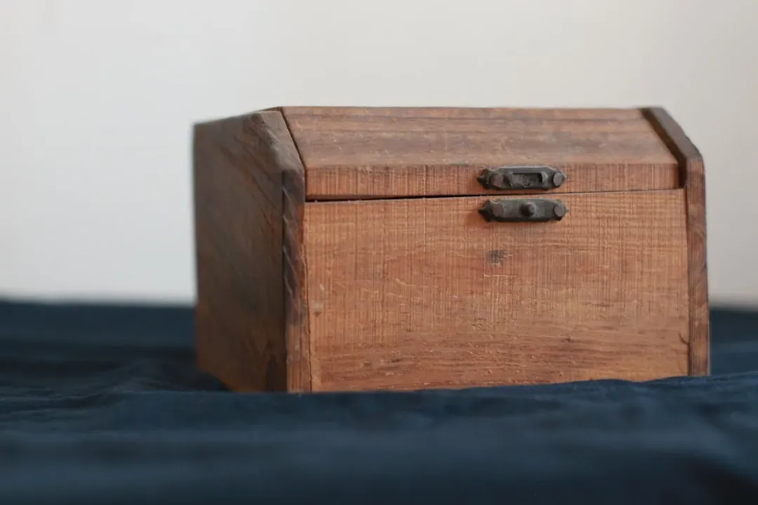 8. A Wooden Bread Box (Image Credits: Unsplash)