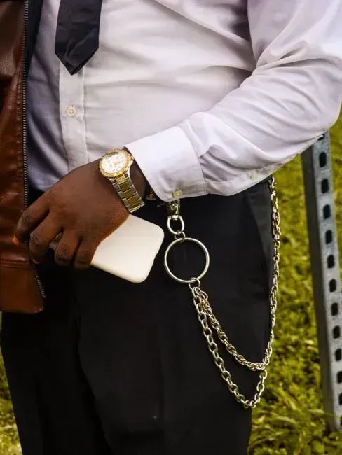 15. Wallet chains worn purely for edge (Image Credits: Pexels)
