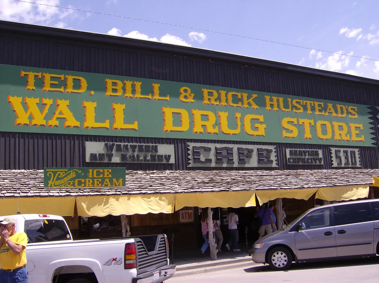 Wall Drug, Wall, South Dakota (Transferred from en.wikipedia to Commons., CC BY-SA 3.0)