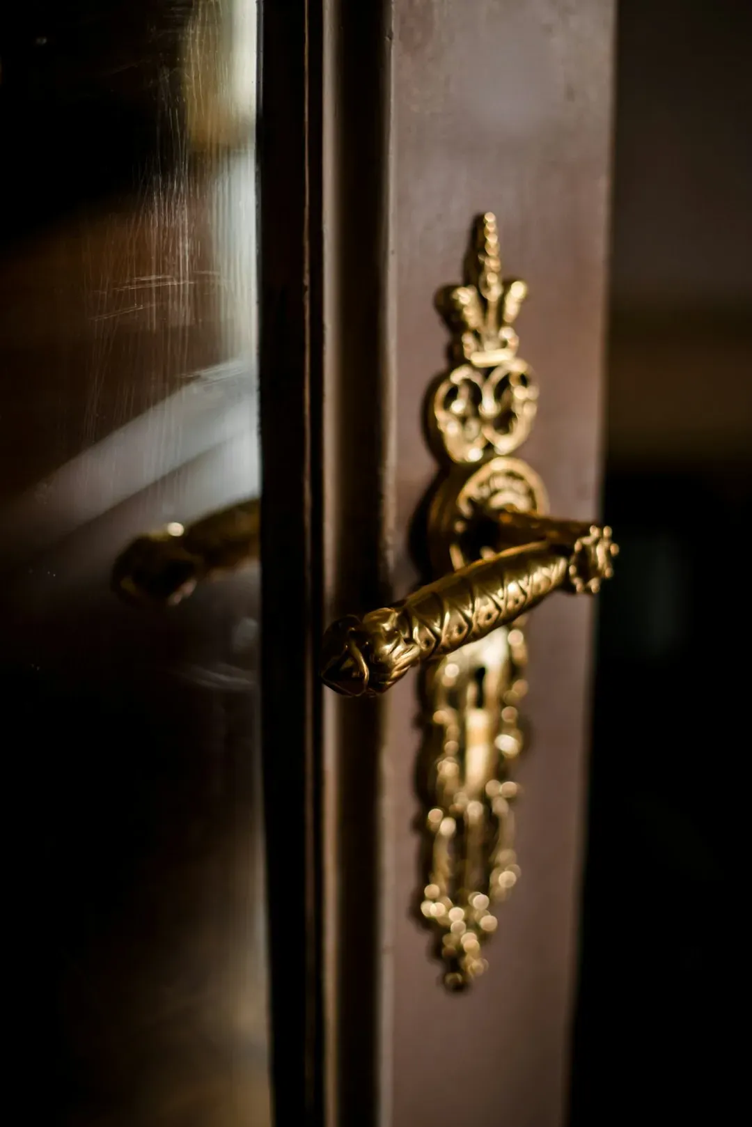 7. Brass fixtures and hardware (Image Credits: Unsplash)