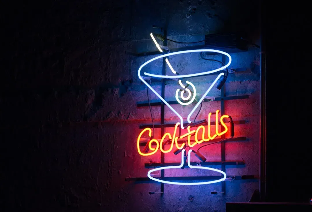 4. Trendy Cocktails Ordered Off-Menu at Busy Hours (Image Credits: Unsplash)