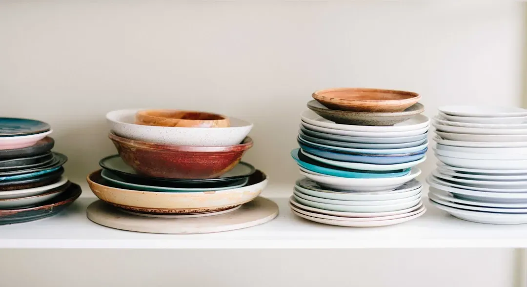 3. Stacking Your Plates at the End of the Meal (Image Credits: Unsplash)