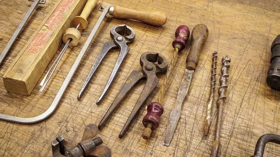 7. Tools and hardware inherited from family (Image Credits: Pexels)