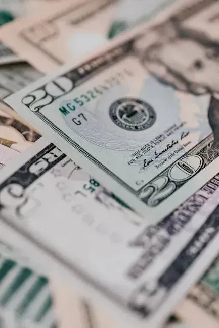 12. Large Amounts of Cash (Image Credits: Pexels)