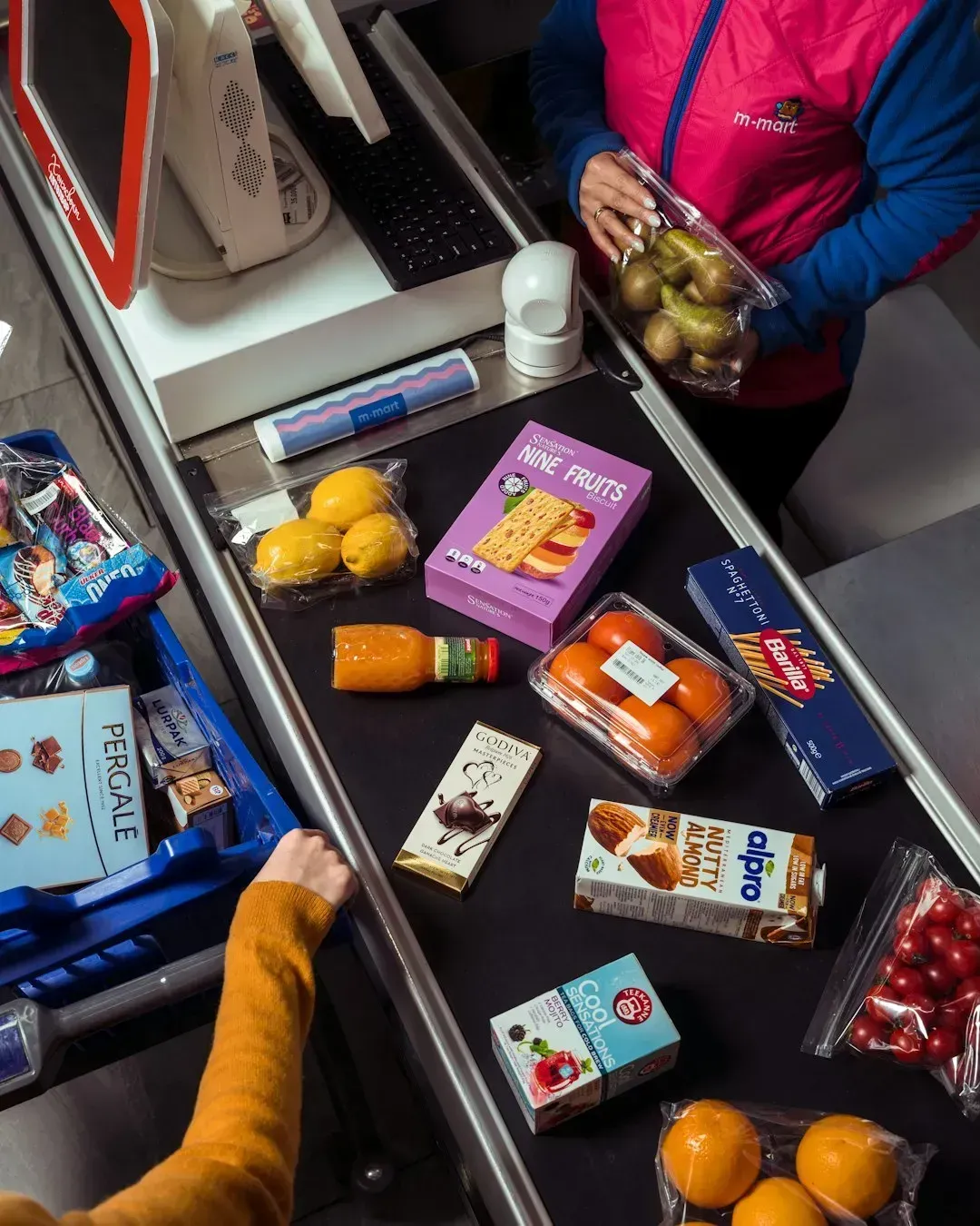 1. How You've Organized (or Not Organized) Your Items on the Belt (Image Credits: Unsplash)