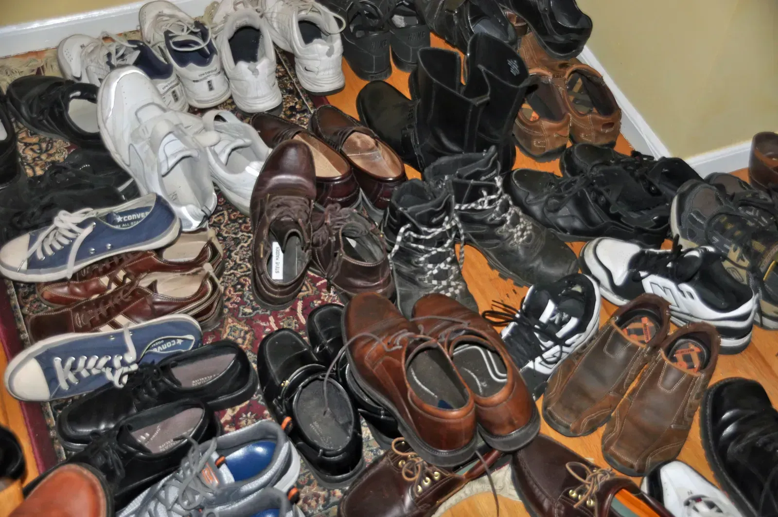 3. An Excess of Shoes Scattered on the Floor (DSC_0033

Uploaded by maybeMaybeMaybe, CC BY 2.0)