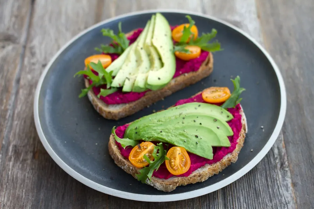 Meal 2: Hummus Toast with Roasted Red Peppers and Olive Oil (Image Credits: Unsplash)