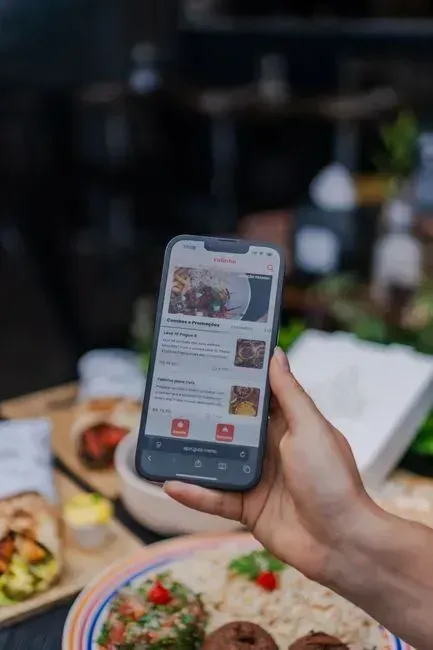 10. App-Based Ordering and Loyalty Programs (Image Credits: Pexels)