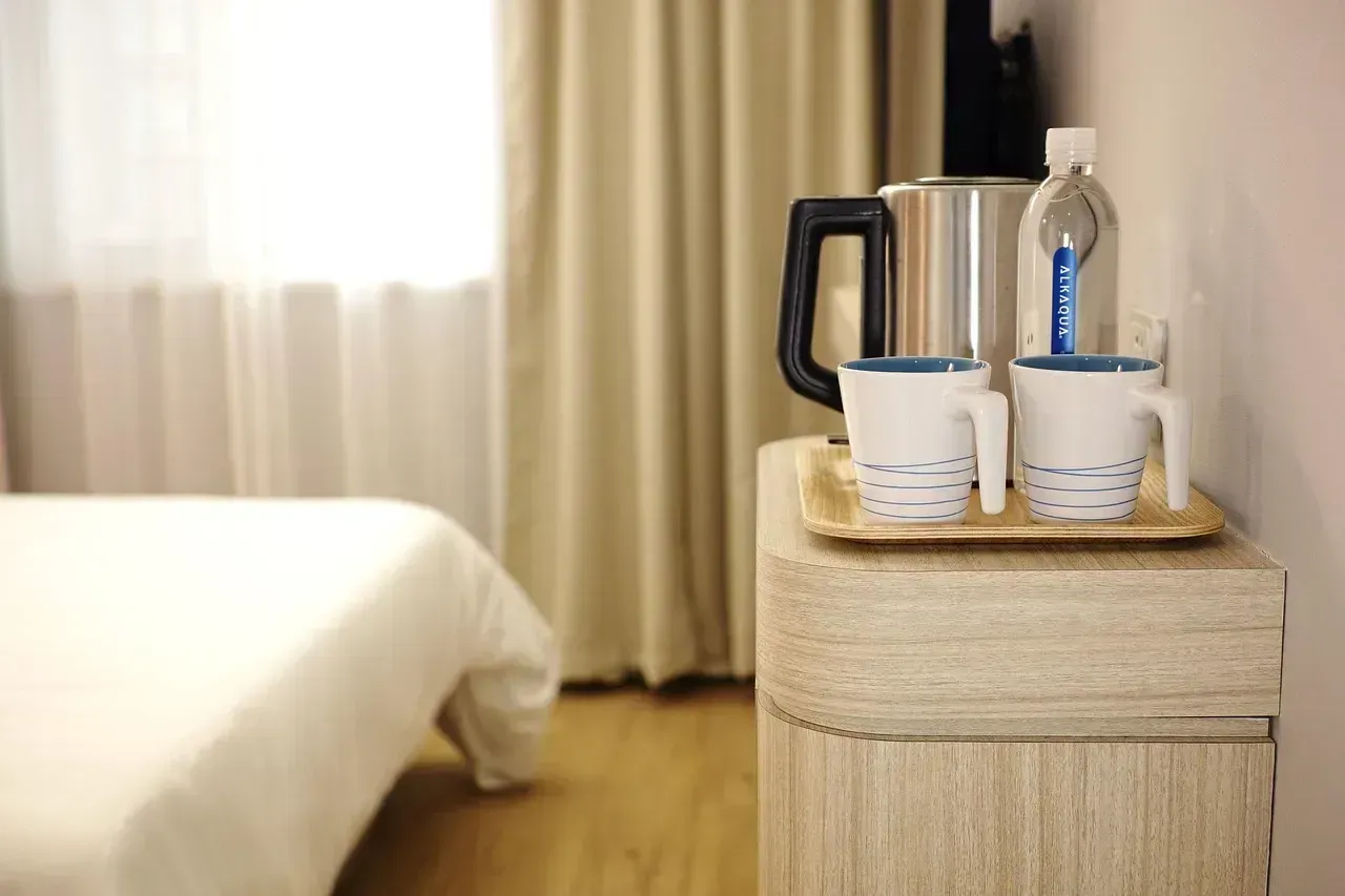 12. At a Hotel When Room Service Already Includes a Service Fee (Image Credits: Pixabay)