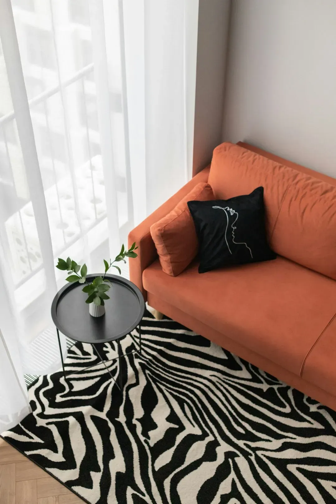 No Clear Focal Point in the Room (Image Credits: Unsplash)