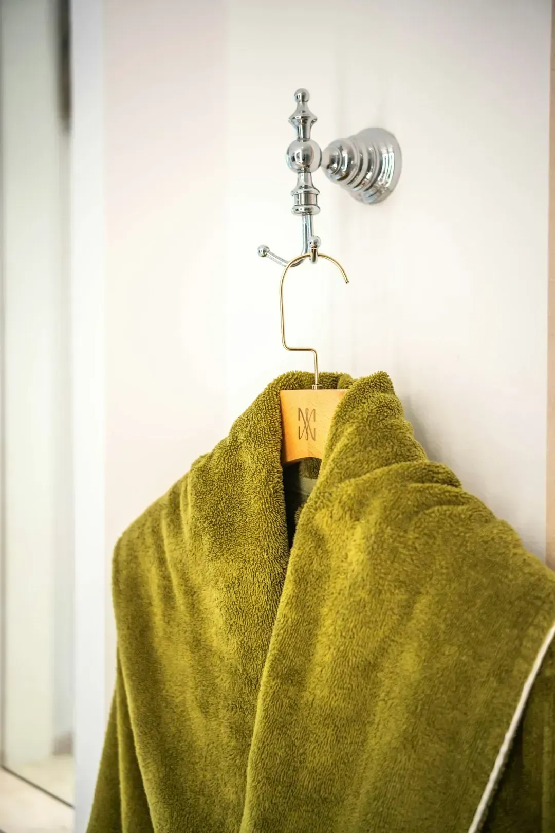 3. Using Robes and Linens as Makeup Wipes or Tissues (Image Credits: Unsplash)