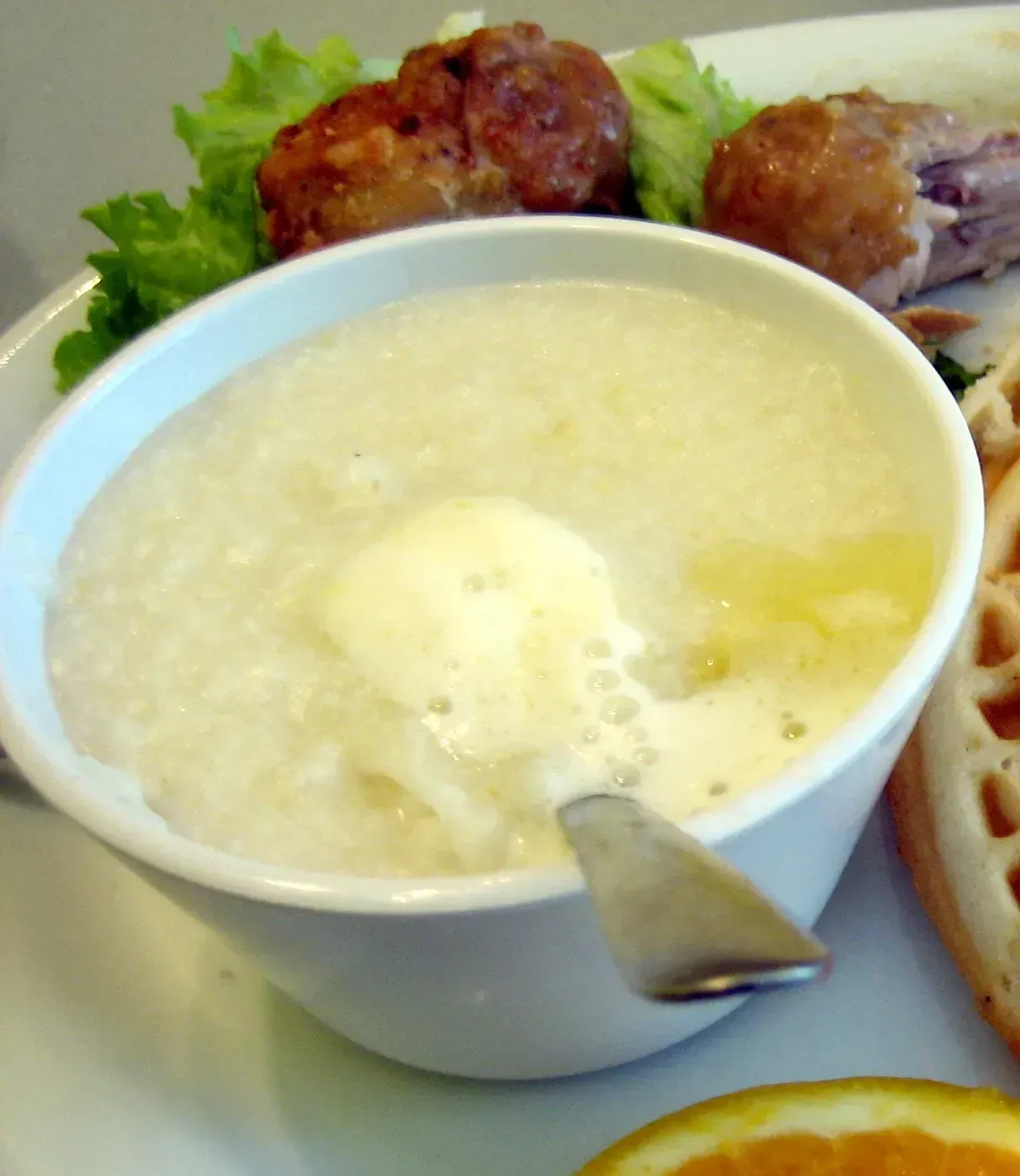 1. Grits show up on almost every plate (Image Credits: Originally posted to Flickr as Incredible Isaac, CC BY 2.0)