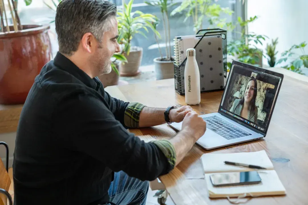 5. Trust between managers and employees shifted, measurably (Image Credits: Unsplash)