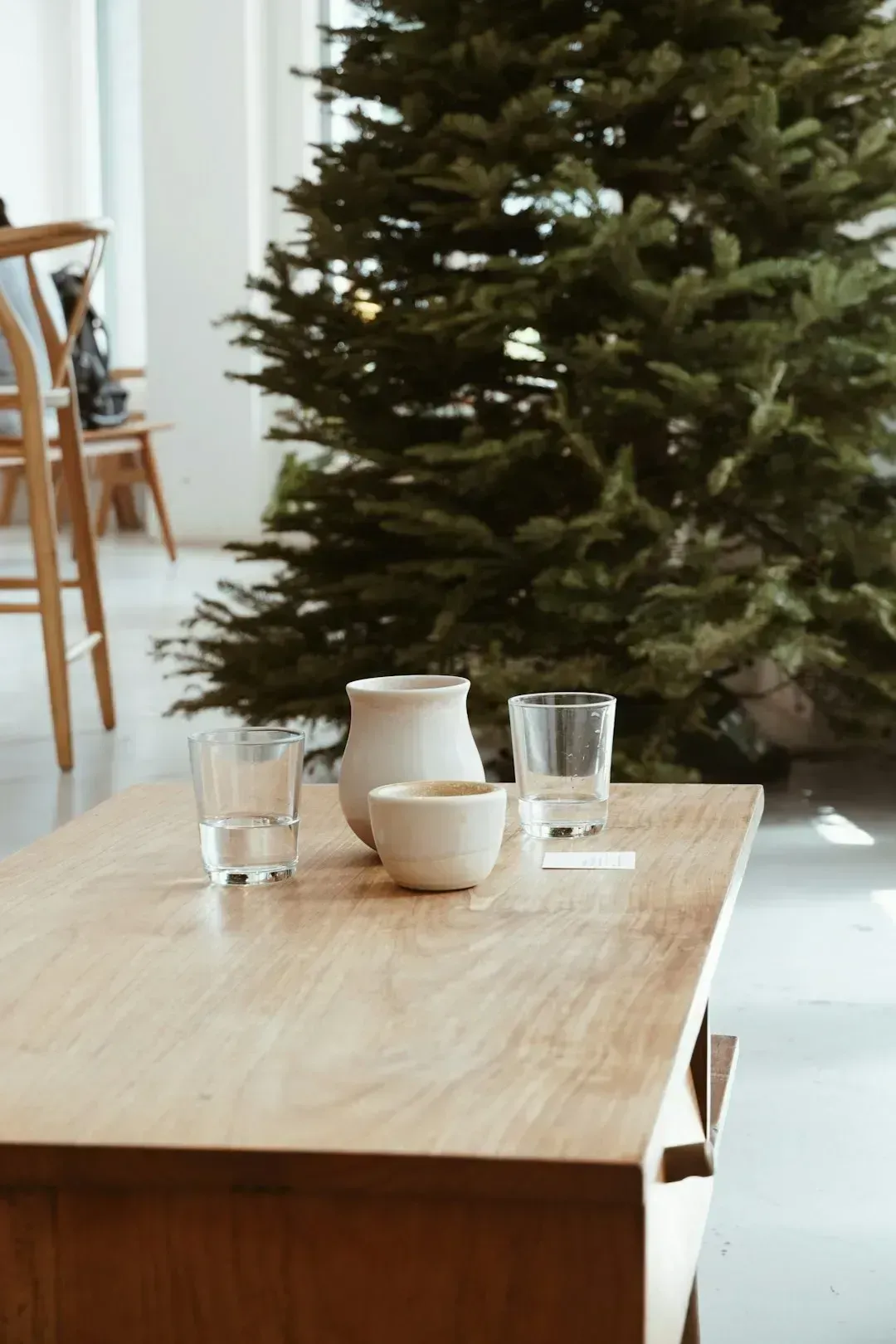 Gather People Around the Table (Image Credits: Unsplash)