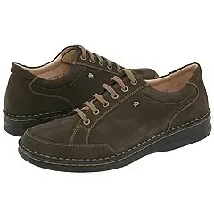 Proper Walking Shoes That Handle Cobblestone Streets (drewwaters, Flickr, CC BY-SA 2.0)