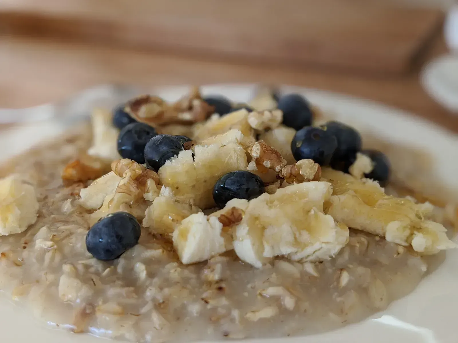 12. Starchy Foods Like Oatmeal and Cornstarch (Image Credits: By Shisma, CC BY 4.0)