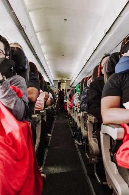 4. Blankets and pillows handed out mid-flight (Image Credits: Pexels)