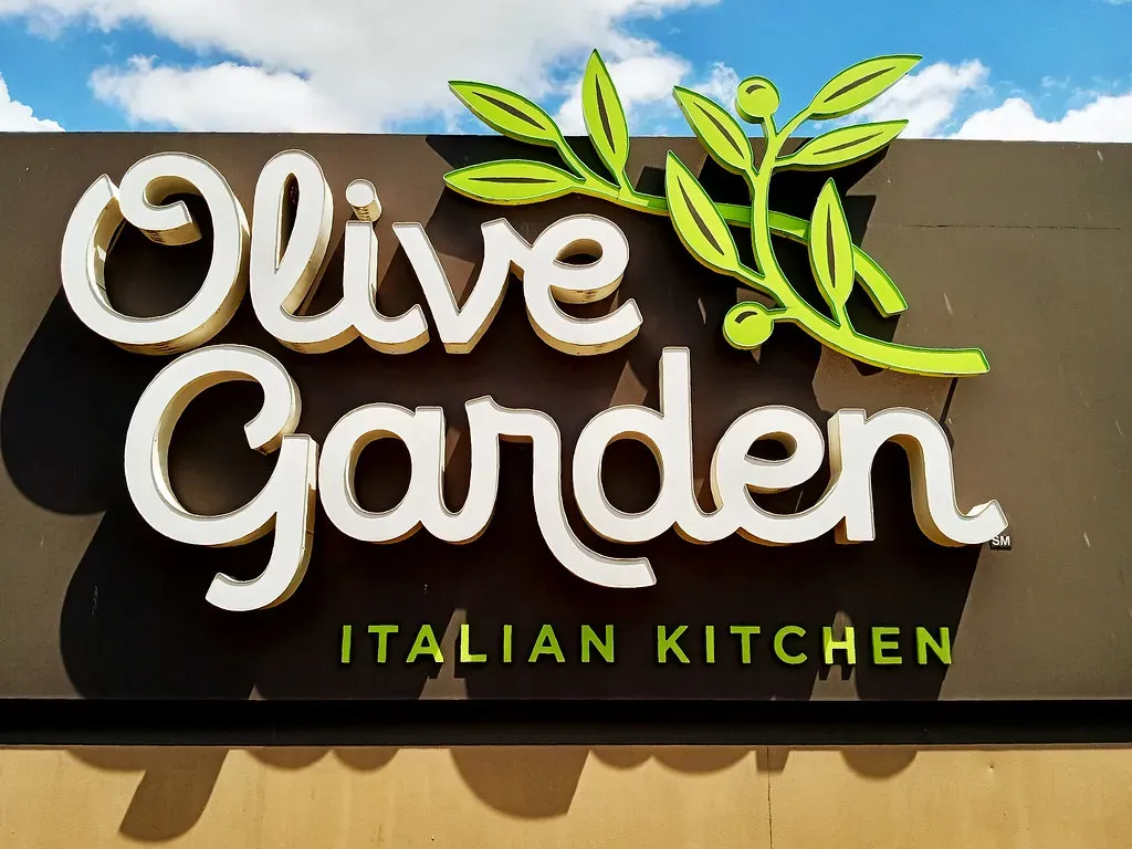 4. Olive Garden (the bridge, Flickr, CC BY 2.0)