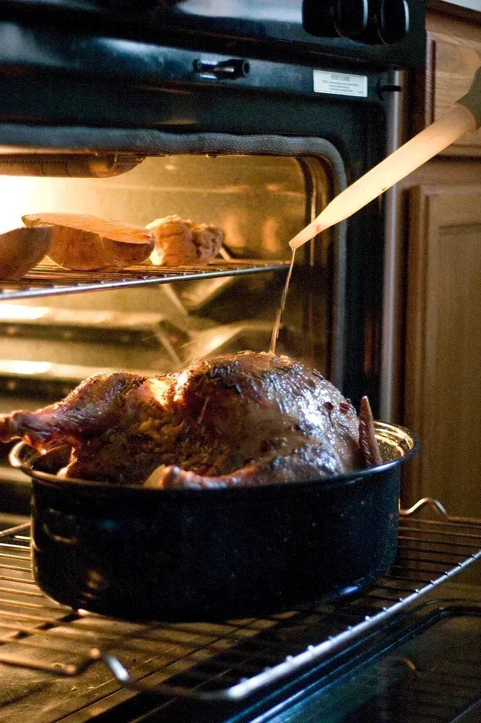 If you still want to baste, here's how to limit the damage (thanksgiving-1, CC BY 2.0)