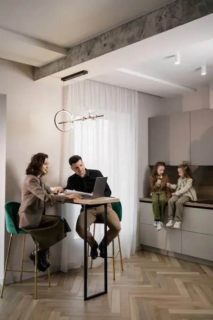 5. They Run Wealth Like a Business Through Family Offices (Image Credits: Pexels)