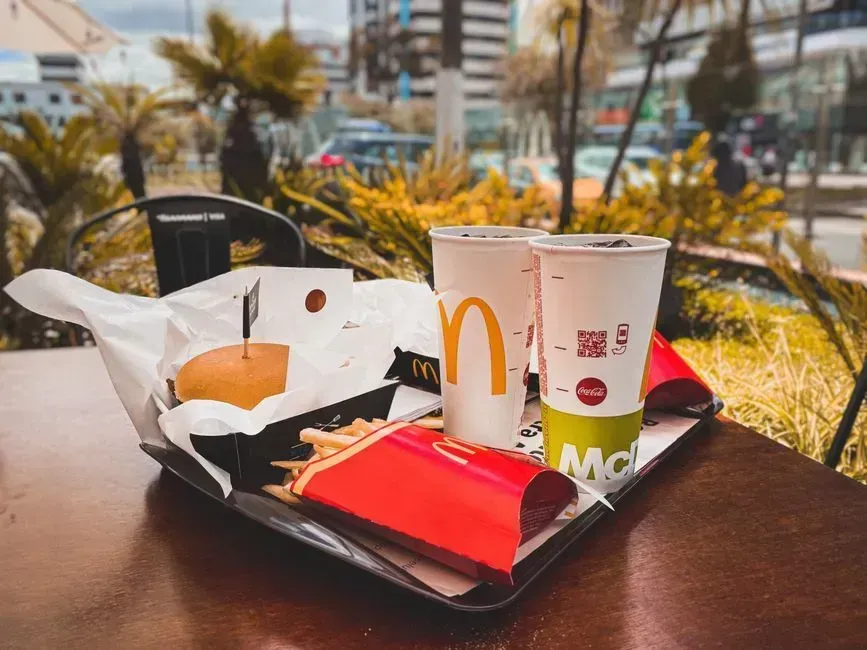 1. McDonald's Fountain Sodas (Image Credits: Pexels)