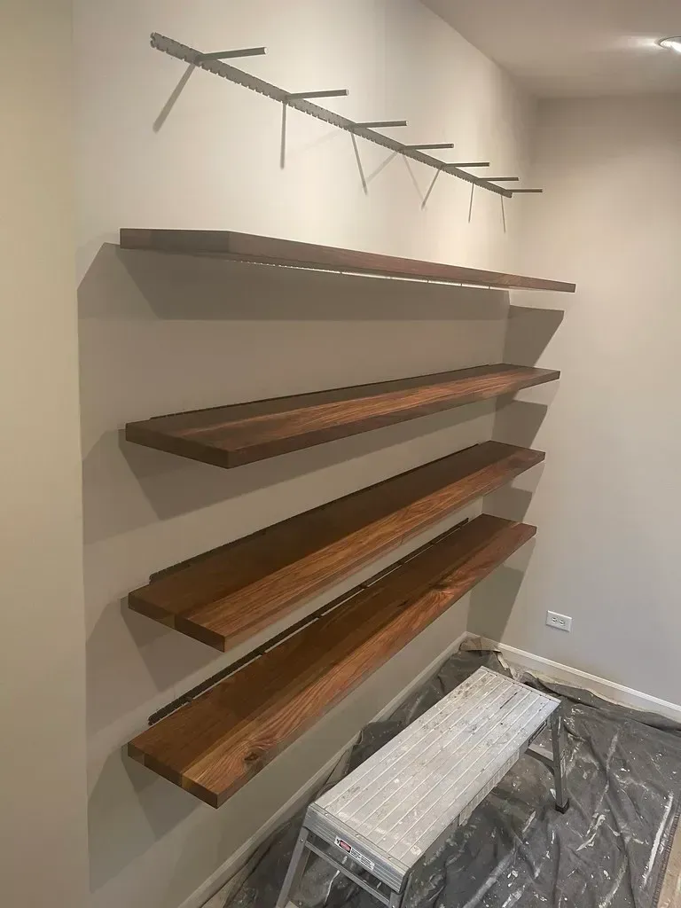 Floating Shelves (James Larrison, Flickr, CC BY 2.0)