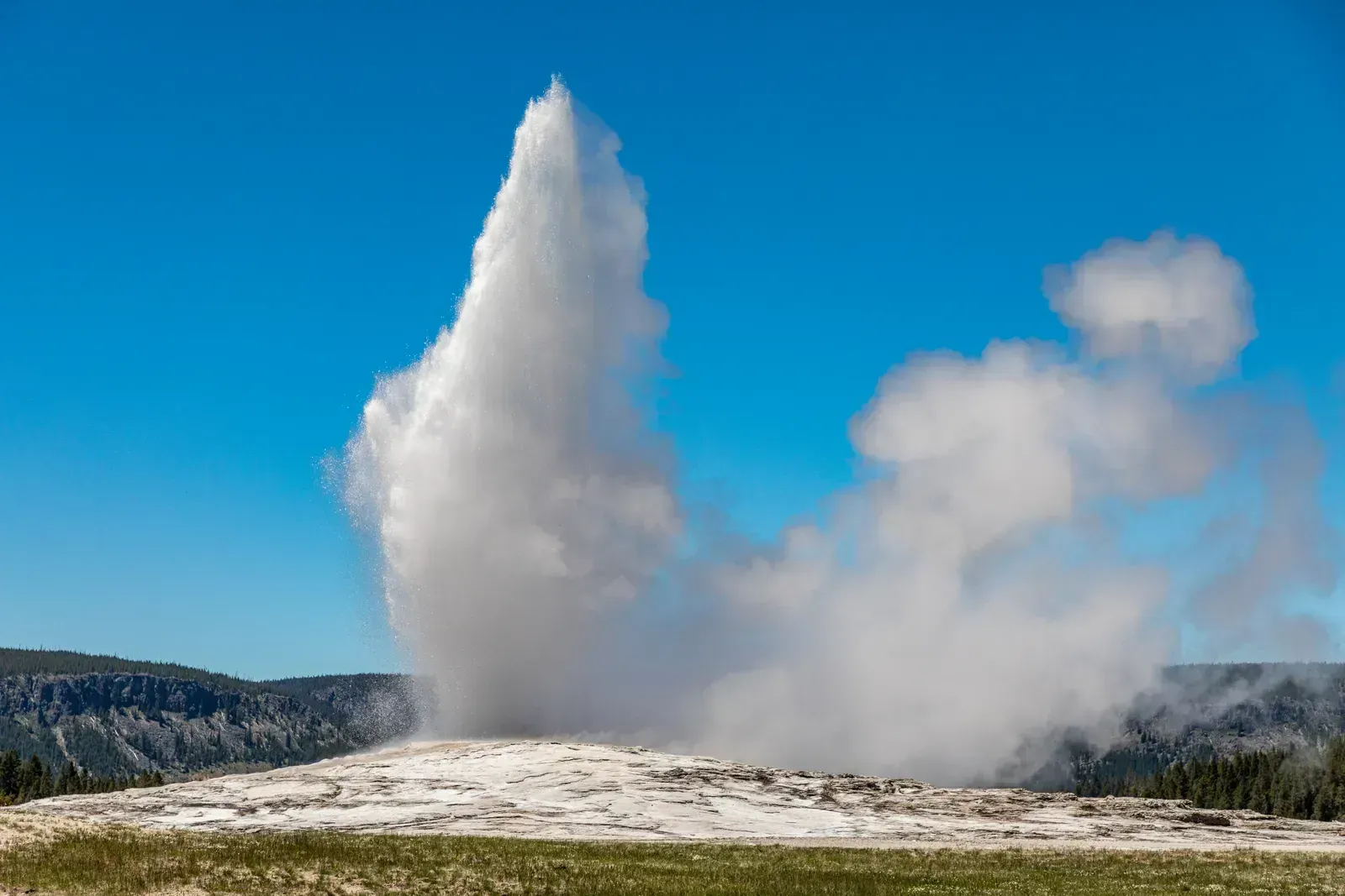 3. Yellowstone National Park, Wyoming, Montana, and Idaho (By Dietmar Rabich, CC BY-SA 4.0)