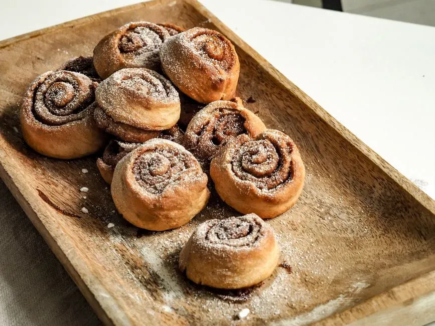 Cinnamon Rolls: Gooey on the Outside, Frozen at Heart (Image Credits: Pexels)