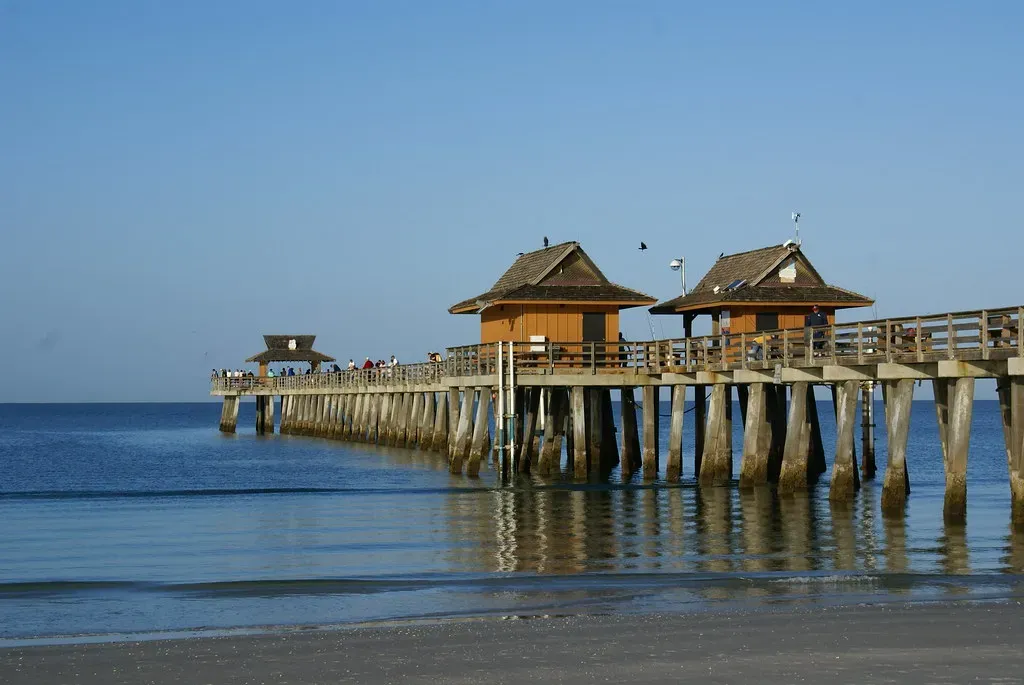 Naples, Florida: sunshine, golf, and serious wealth (airlines470, Flickr, CC BY-SA 2.0)