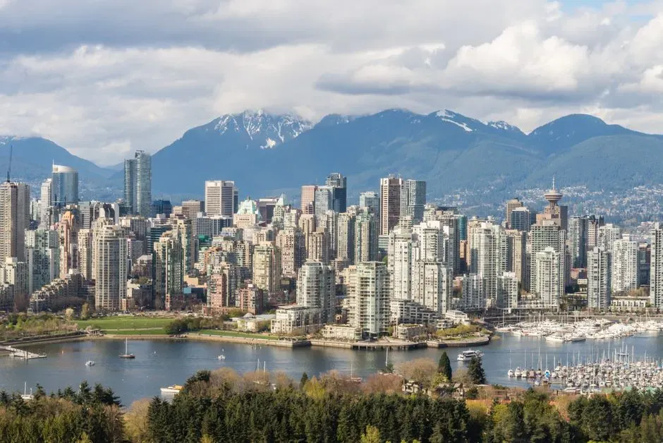 Vancouver, British Columbia: Mountains, ocean, and everything between (Image Credits: Pexels)