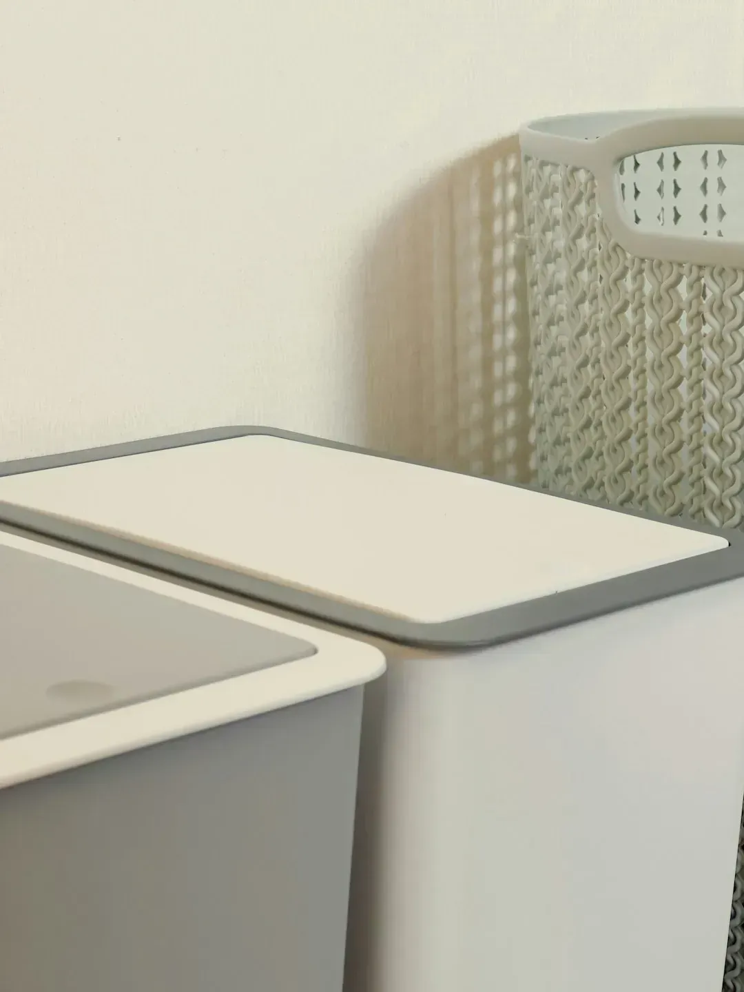 4. Bins without lids in high-traffic areas (Image Credits: Unsplash)