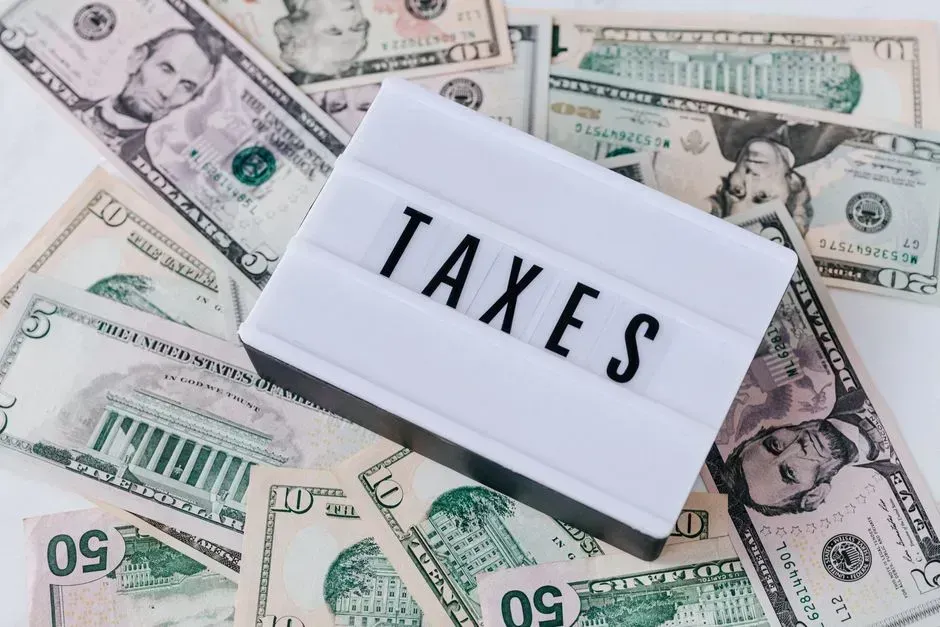 Selling versus keeping the home carries different tax and cash flow realities (Image Credits: Pexels)