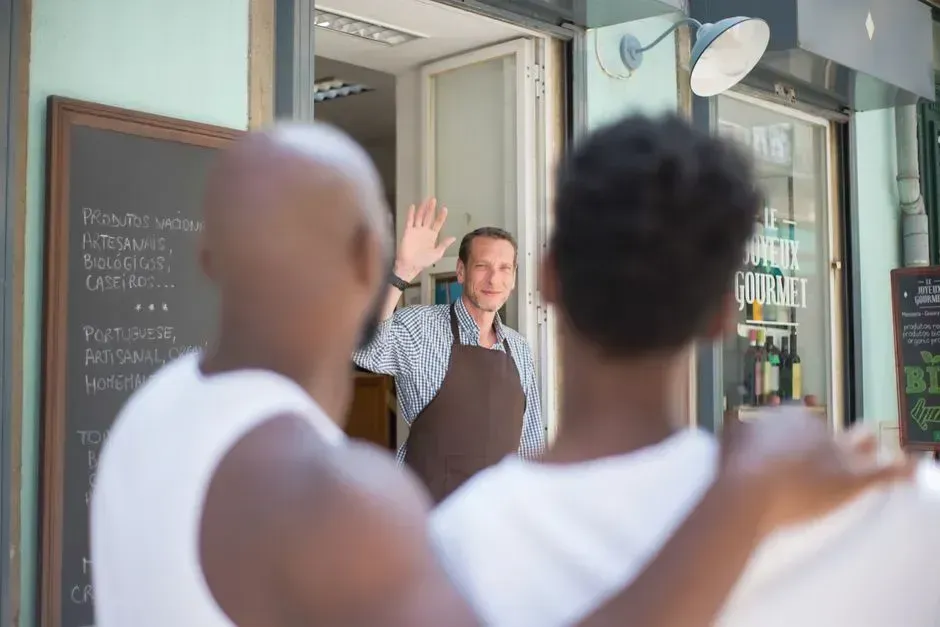 12. Leaving without a proper "Merci, au revoir" (Image Credits: Pexels)