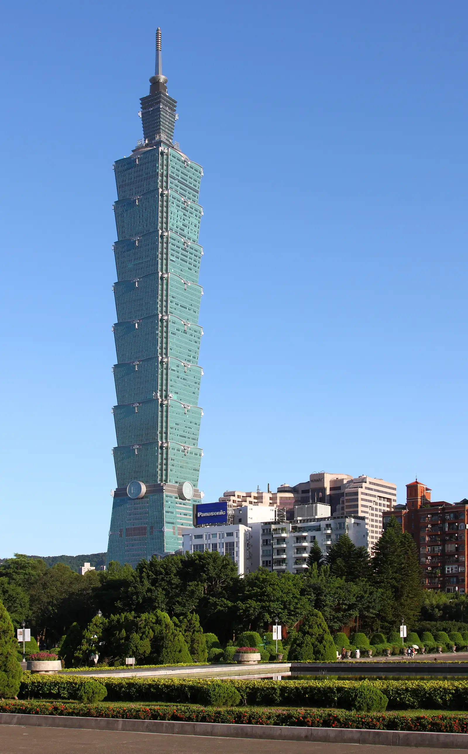 Taipei, Taiwan: One Tower Stacked Like Pagoda Segments (By AngMoKio, CC BY-SA 3.0)