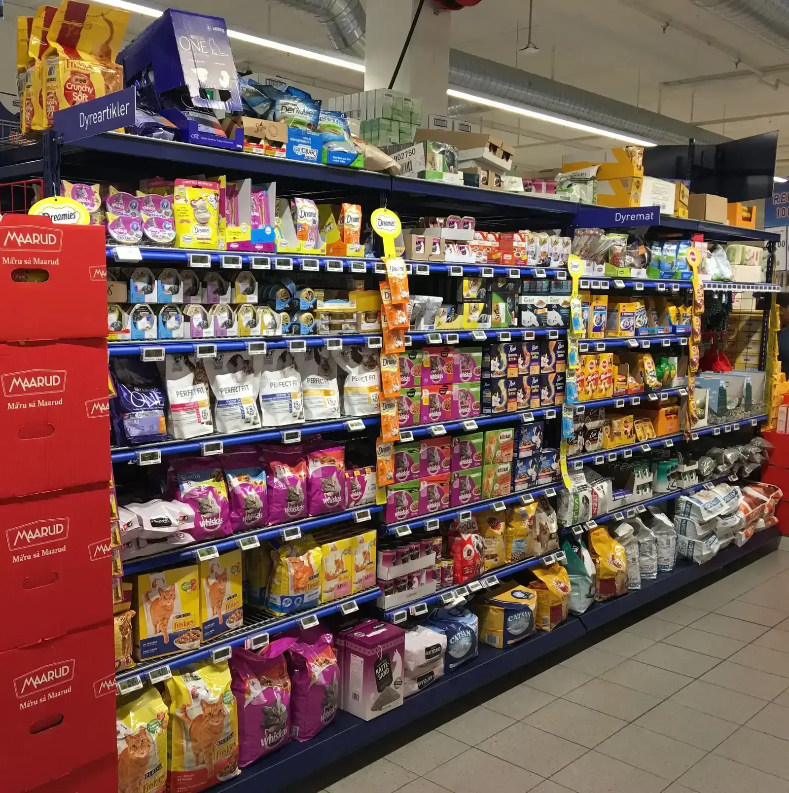 Leaving abandoned items in the wrong section (By Wolfmann, CC BY-SA 4.0)