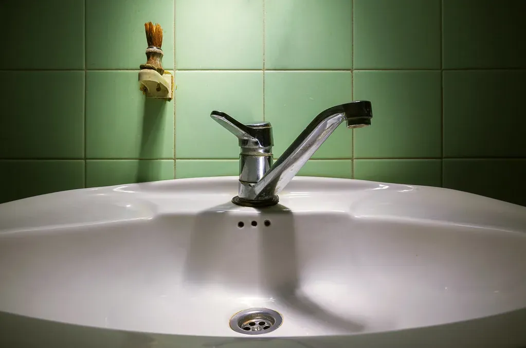 2. A Dirty or Neglected Restroom (dejankrsmanovic, Flickr, CC BY 2.0)