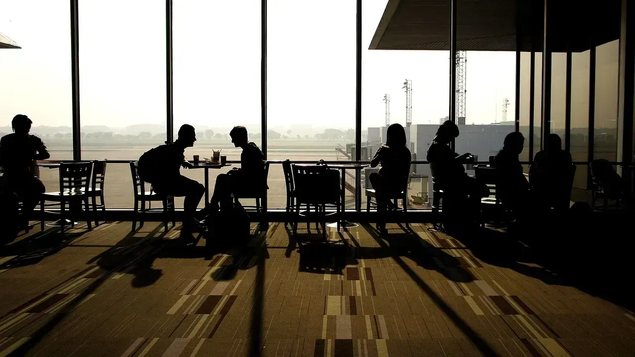 Don Mueang International Airport, Bangkok - Golf Between Runways (Image Credits: Pixabay)