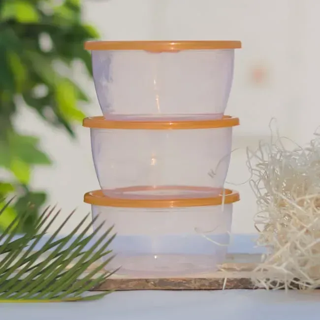 7. Plastic Food Containers Without Matching Lids (Image Credits: Pexels)
