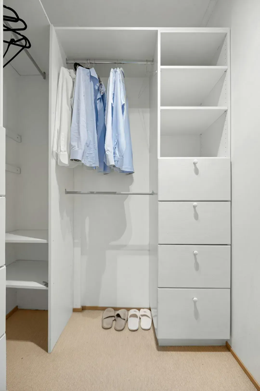 Freestanding Wardrobes In Bedrooms Without Closets (Image Credits: Unsplash)