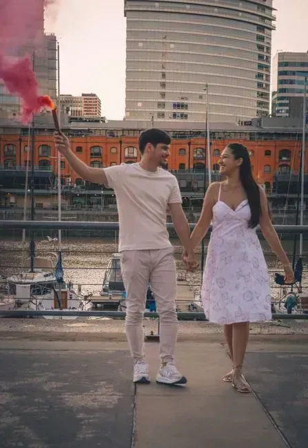 2. Love bombing in the first few weeks (Image Credits: Pexels)