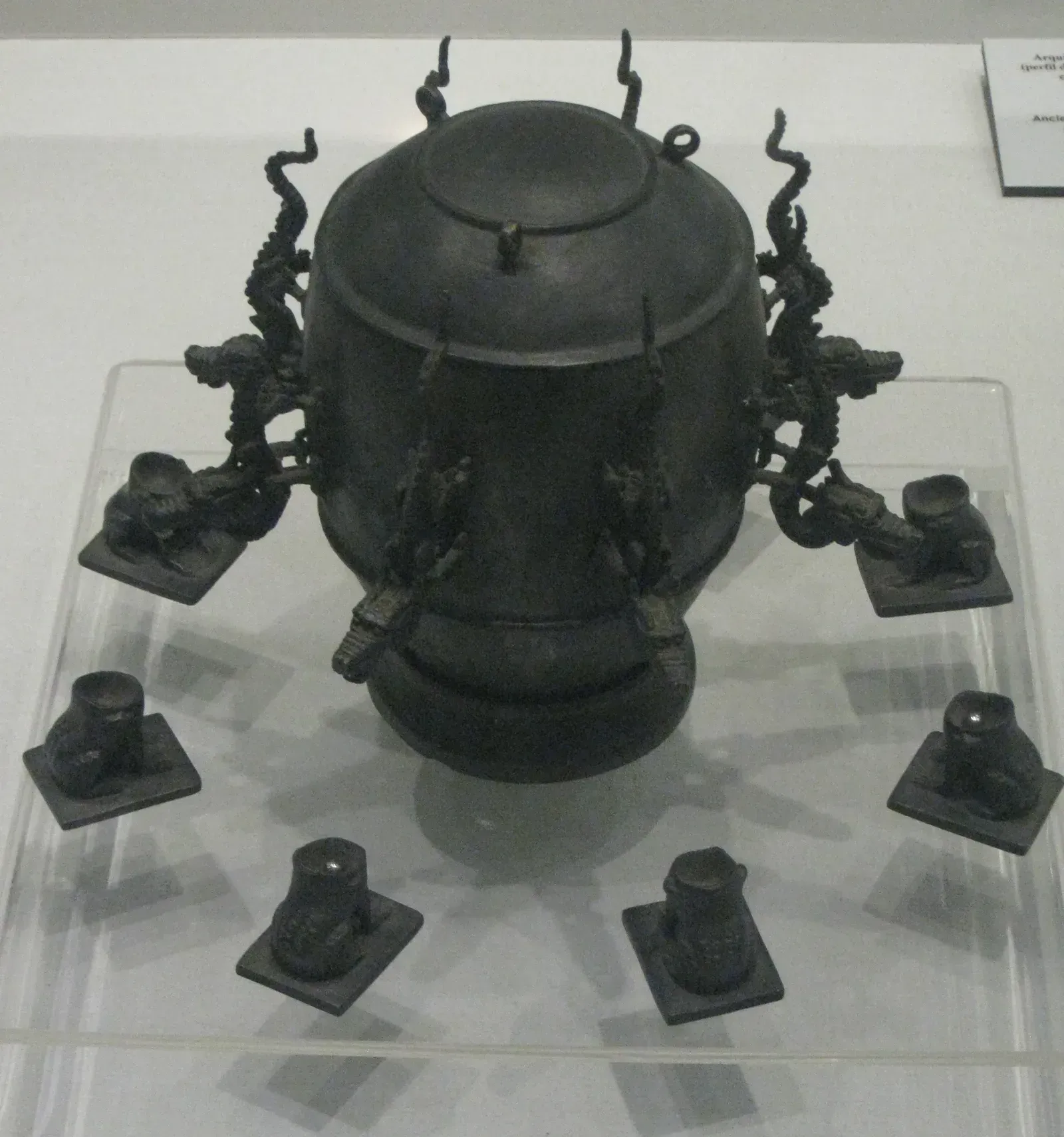 4. Zhang Heng's Seismoscope: Earthquake Detection in 132 CE (Image Credits: By deror_avi, CC BY-SA 3.0)