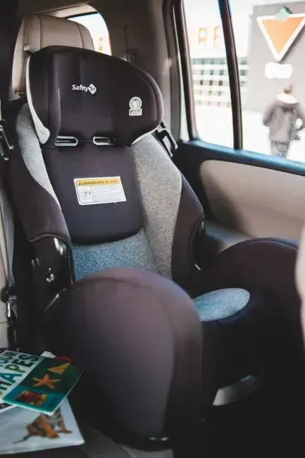 5. Sit in the Front Seat Only After Age Twelve, or Not at All (Image Credits: Pexels)